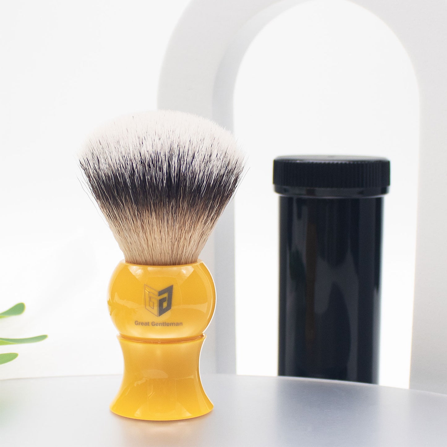 GG Shaving Brush｜Nylon Hair｜Yellow Waist Drum Acrylic Handle