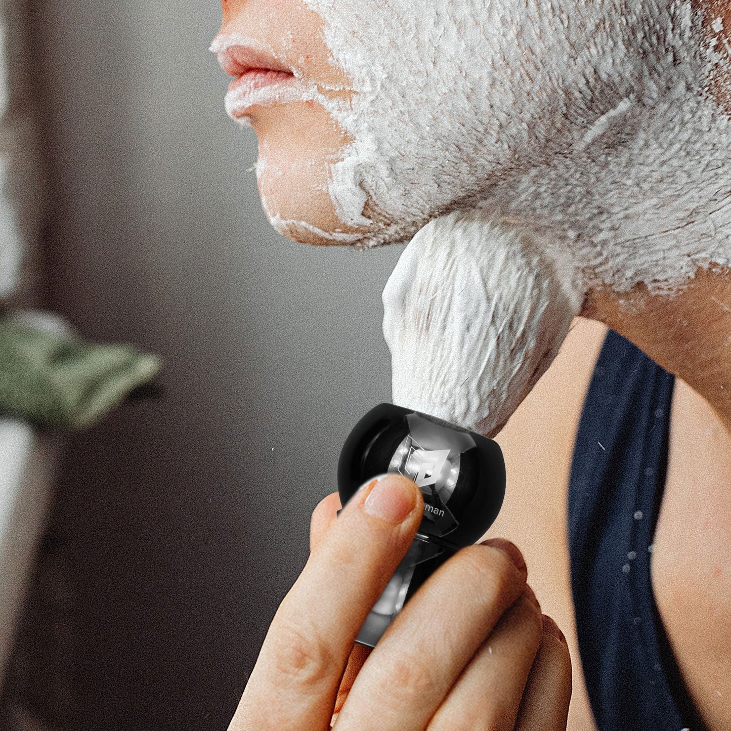 GG Shaving Brush|Nylon Hair|Black Acrylic Handle|Waist Drum