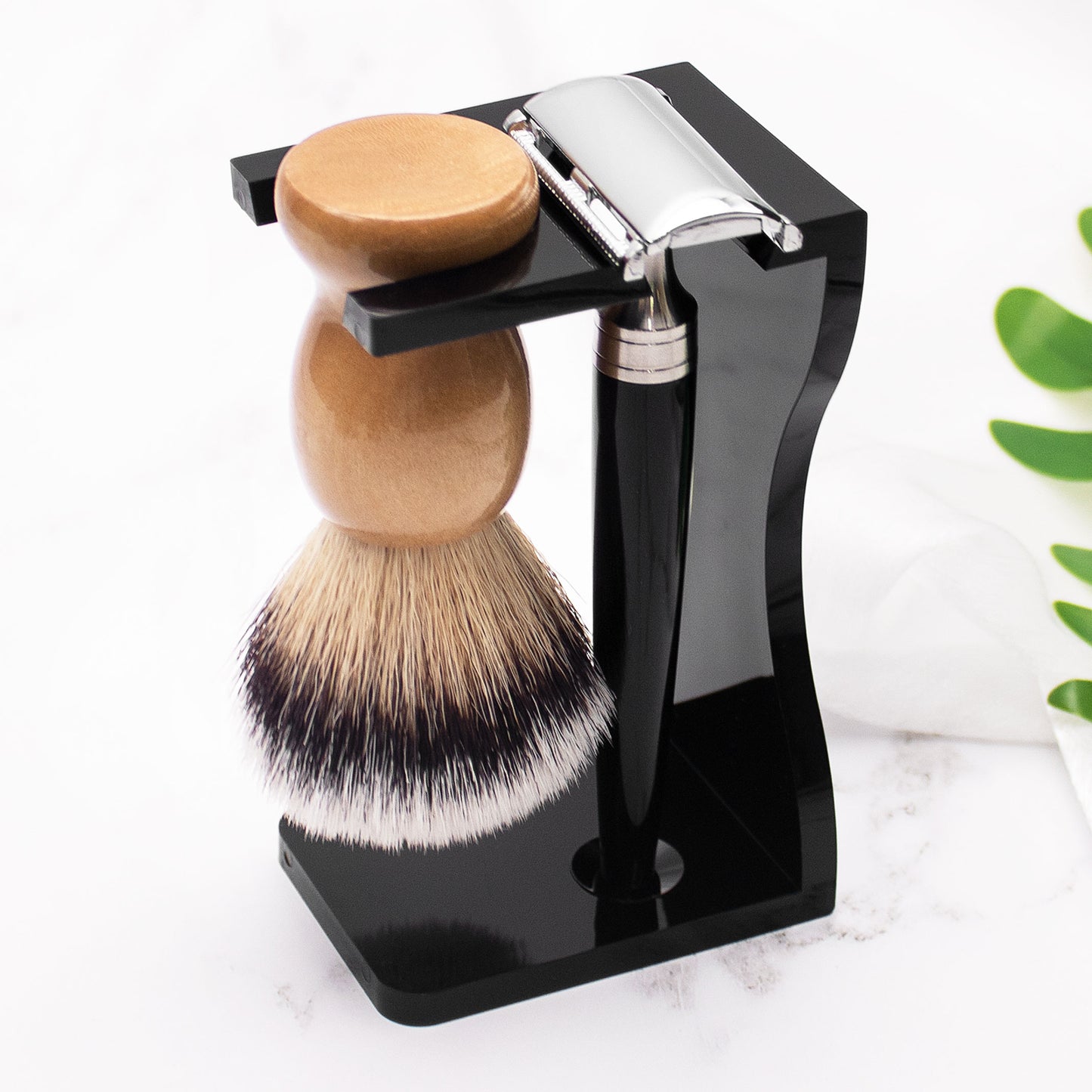 Great Gentleman Shaving Set Kit with Shaving brush, Stand, Safety Razor